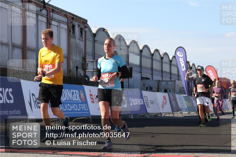 03.10.2025 - Köhlbrandbrückenlauf Luisa Fischer http://msf.ph/oto/9035647 03.10.2025 13:20:11 Ziel 4397, 4402, 4433, 4565, 4779, 4994, 5037, 5175, 5328, 5456, 5481, 5683, 6589, 6649 meine-sportfotos.de