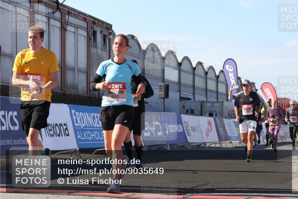 03.10.2025 - Köhlbrandbrückenlauf Luisa Fischer http://msf.ph/oto/9035649 03.10.2025 13:20:11 Ziel 4397, 4402, 4433, 4565, 4779, 4994, 5037, 5175, 5328, 5456, 5481, 5683, 6589, 6649 meine-sportfotos.de