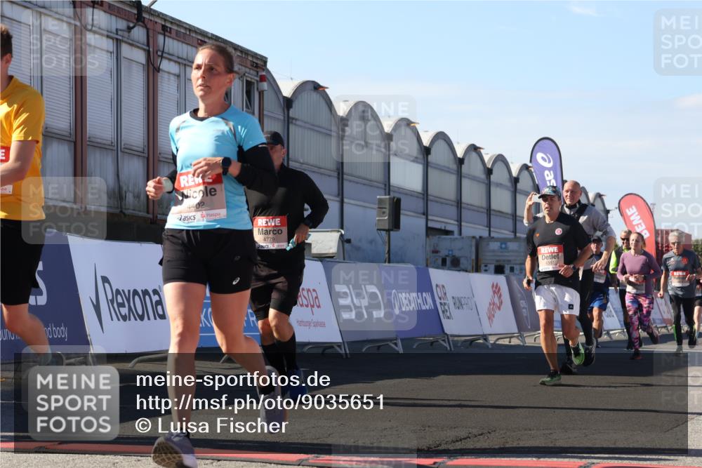 03.10.2025 - Köhlbrandbrückenlauf Luisa Fischer http://msf.ph/oto/9035651 03.10.2025 13:20:11 Ziel 4397, 4402, 4433, 4565, 4779, 4994, 5037, 5175, 5328, 5456, 5481, 5683, 6589, 6649 meine-sportfotos.de