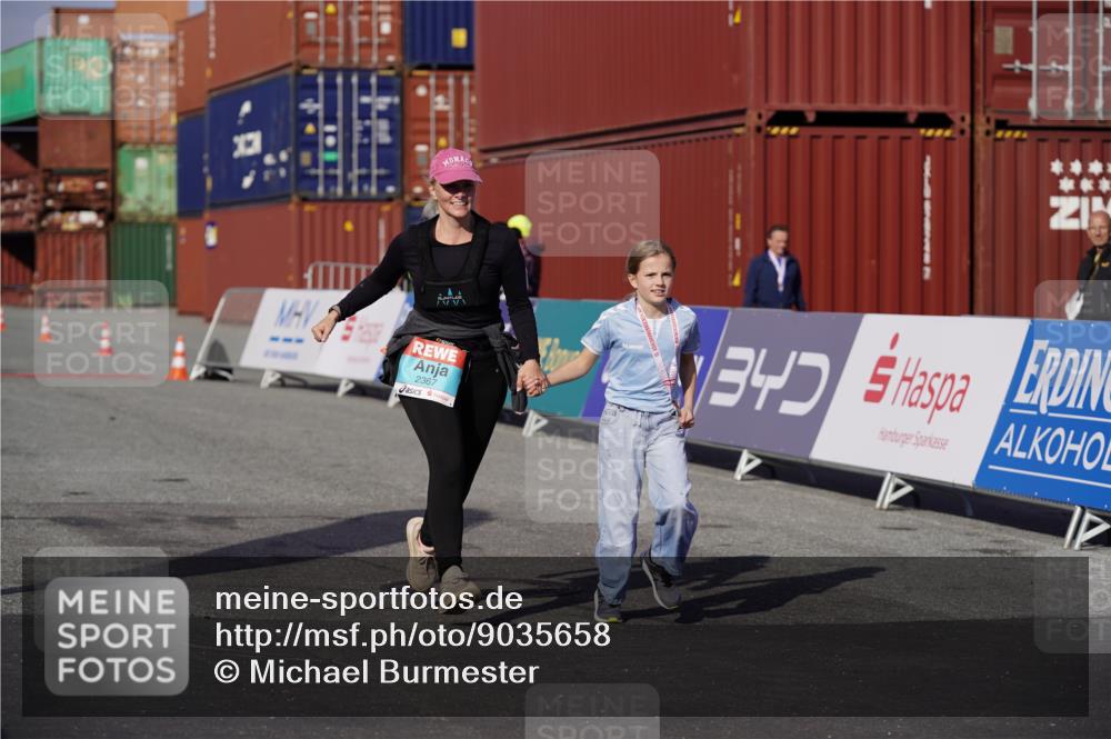 03.10.2025 - Köhlbrandbrückenlauf Michael Burmester http://msf.ph/oto/9035658 03.10.2025 10:51:50 Ziel 2367 meine-sportfotos.de