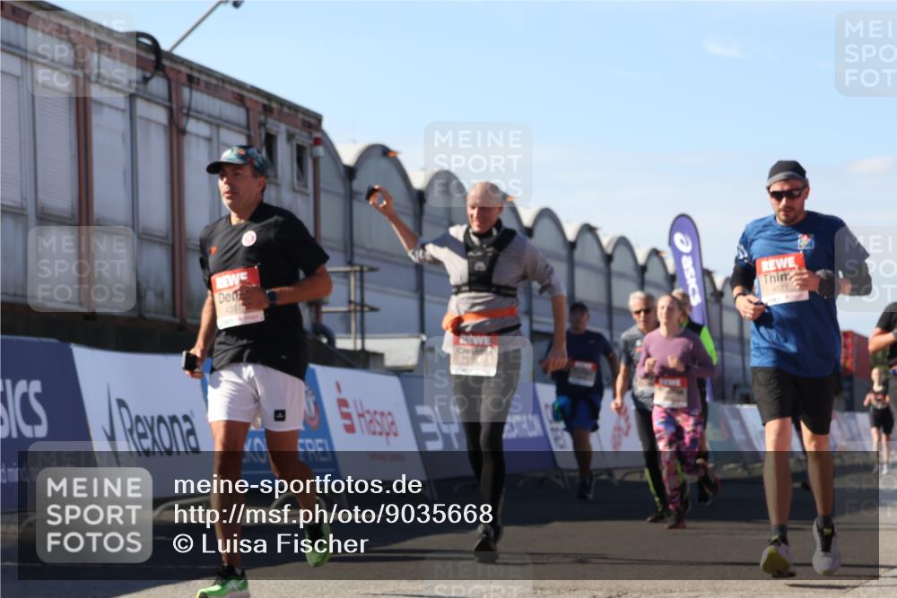 03.10.2025 - Köhlbrandbrückenlauf Luisa Fischer http://msf.ph/oto/9035668 03.10.2025 13:20:14 Ziel 4397, 4402, 4565, 4779, 4994, 5037, 5160, 5175, 5328, 5456, 5481, 5672, 5683, 5850, 6035, 6136, 6589, 6649 meine-sportfotos.de