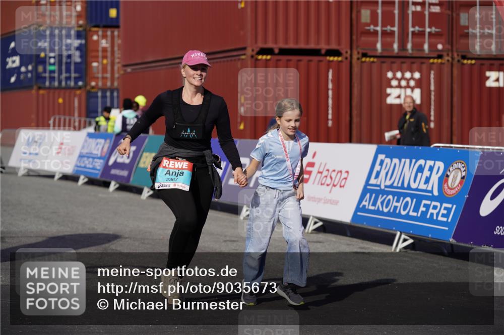 03.10.2025 - Köhlbrandbrückenlauf Michael Burmester http://msf.ph/oto/9035673 03.10.2025 10:51:51 Ziel 2367 meine-sportfotos.de