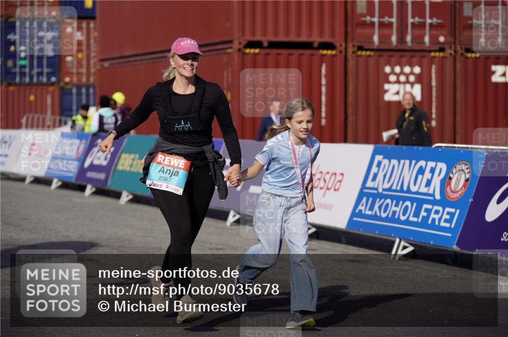 03.10.2025 - Köhlbrandbrückenlauf Michael Burmester http://msf.ph/oto/9035678 03.10.2025 10:51:51 Ziel 2367 meine-sportfotos.de