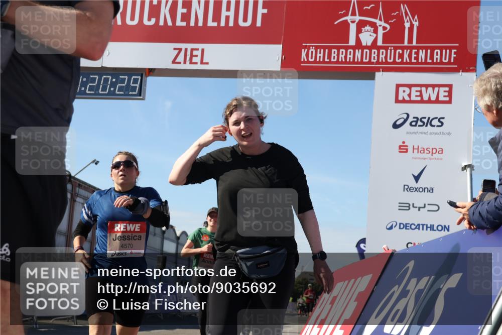 03.10.2025 - Köhlbrandbrückenlauf Luisa Fischer http://msf.ph/oto/9035692 03.10.2025 13:20:28 Ziel 4269, 4385, 4570, 4571, 4591, 4672, 4739, 4790, 4859, 5082, 5144, 5160, 5208, 5543, 5631, 5672, 5790, 5850, 6035, 6136 meine-sportfotos.de