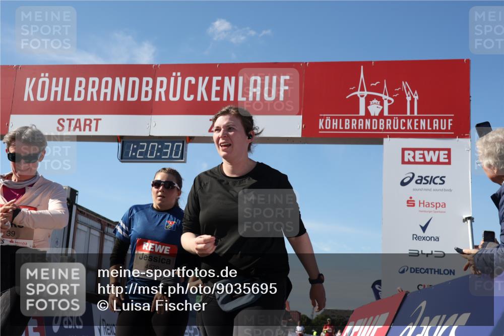 03.10.2025 - Köhlbrandbrückenlauf Luisa Fischer http://msf.ph/oto/9035695 03.10.2025 13:20:29 Ziel 4269, 4385, 4570, 4571, 4591, 4672, 4739, 4790, 4859, 5082, 5144, 5160, 5208, 5543, 5631, 5790, 6035 meine-sportfotos.de