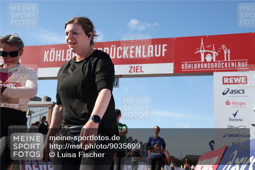 03.10.2025 - Köhlbrandbrückenlauf Luisa Fischer http://msf.ph/oto/9035699 03.10.2025 13:20:30 Ziel 4269, 4385, 4570, 4571, 4591, 4672, 4739, 4790, 4859, 5082, 5144, 5208, 5543, 5631, 5790 meine-sportfotos.de