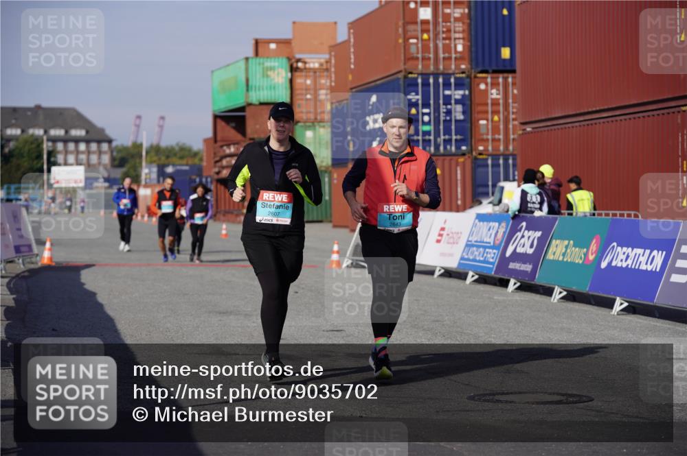 03.10.2025 - Köhlbrandbrückenlauf Michael Burmester http://msf.ph/oto/9035702 03.10.2025 10:52:01 Ziel 2607, 2643 meine-sportfotos.de