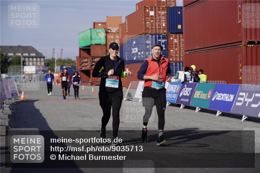 03.10.2025 - Köhlbrandbrückenlauf Michael Burmester http://msf.ph/oto/9035713 03.10.2025 10:52:02 Ziel 2607, 2643 meine-sportfotos.de