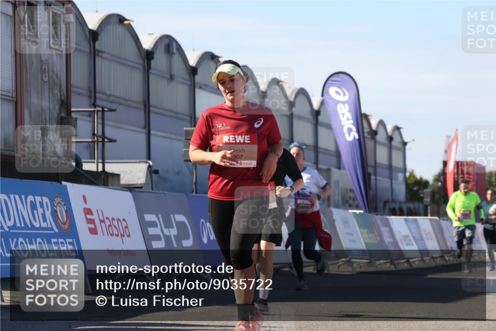 03.10.2025 - Köhlbrandbrückenlauf Luisa Fischer http://msf.ph/oto/9035722 03.10.2025 13:20:36 Ziel 4269, 4385, 4476, 4570, 4591, 4672, 4739, 4790, 4859, 5082, 5543, 5631, 6777, 6807 meine-sportfotos.de