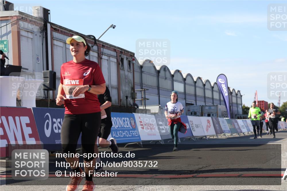 03.10.2025 - Köhlbrandbrückenlauf Luisa Fischer http://msf.ph/oto/9035732 03.10.2025 13:20:37 Ziel 4269, 4385, 4476, 4570, 4591, 4672, 4739, 4790, 4859, 5082, 5543, 5631, 5918, 6777, 6807 meine-sportfotos.de