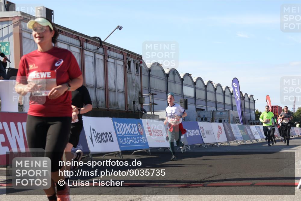 03.10.2025 - Köhlbrandbrückenlauf Luisa Fischer http://msf.ph/oto/9035735 03.10.2025 13:20:38 Ziel 4269, 4476, 4646, 4790, 4859, 5543, 5631, 5918, 5920, 6777, 6807 meine-sportfotos.de
