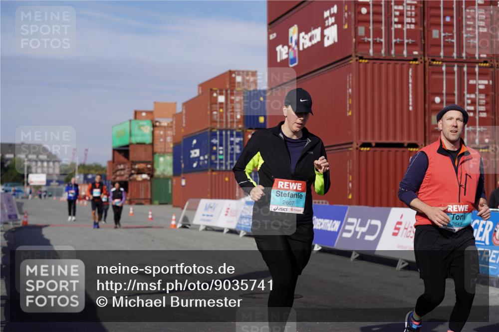 03.10.2025 - Köhlbrandbrückenlauf Michael Burmester http://msf.ph/oto/9035741 03.10.2025 10:52:04 Ziel 2132, 2490, 2607, 2643 meine-sportfotos.de