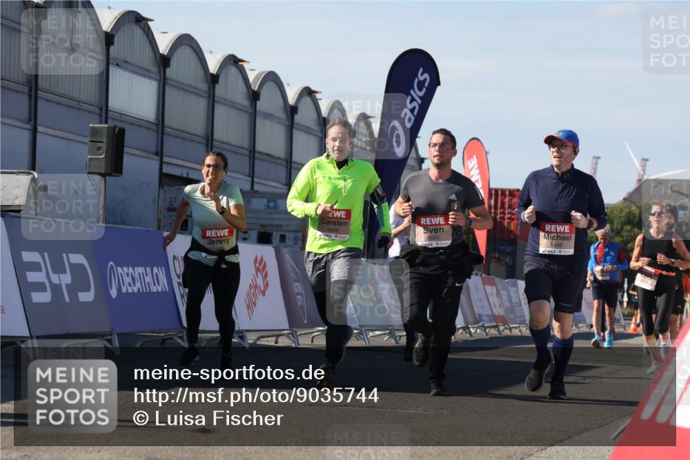 03.10.2025 - Köhlbrandbrückenlauf Luisa Fischer http://msf.ph/oto/9035744 03.10.2025 13:20:40 Ziel 4269, 4476, 4646, 4790, 5488, 5543, 5631, 5774, 5918, 5920, 6777, 6807 meine-sportfotos.de