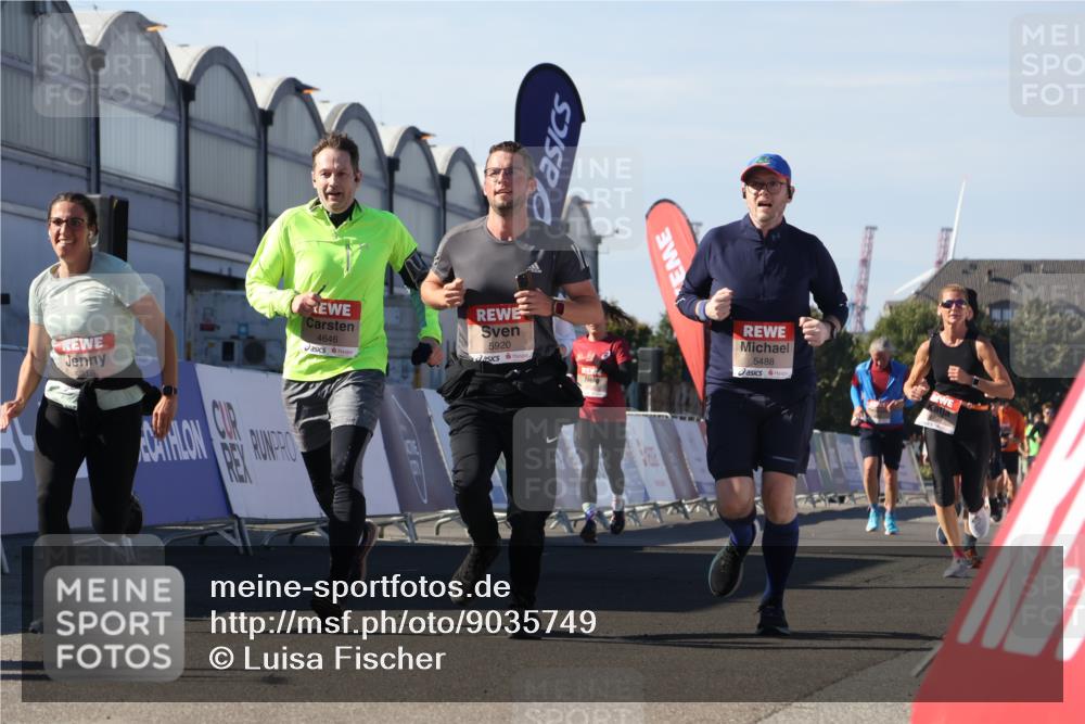 03.10.2025 - Köhlbrandbrückenlauf Luisa Fischer http://msf.ph/oto/9035749 03.10.2025 13:20:41 Ziel 4269, 4476, 4646, 4790, 5488, 5543, 5774, 5918, 5920, 6777, 6807 meine-sportfotos.de