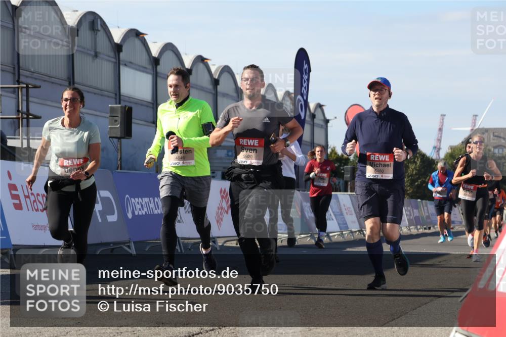 03.10.2025 - Köhlbrandbrückenlauf Luisa Fischer http://msf.ph/oto/9035750 03.10.2025 13:20:41 Ziel 4269, 4476, 4646, 4790, 5488, 5543, 5774, 5918, 5920, 6777, 6807 meine-sportfotos.de