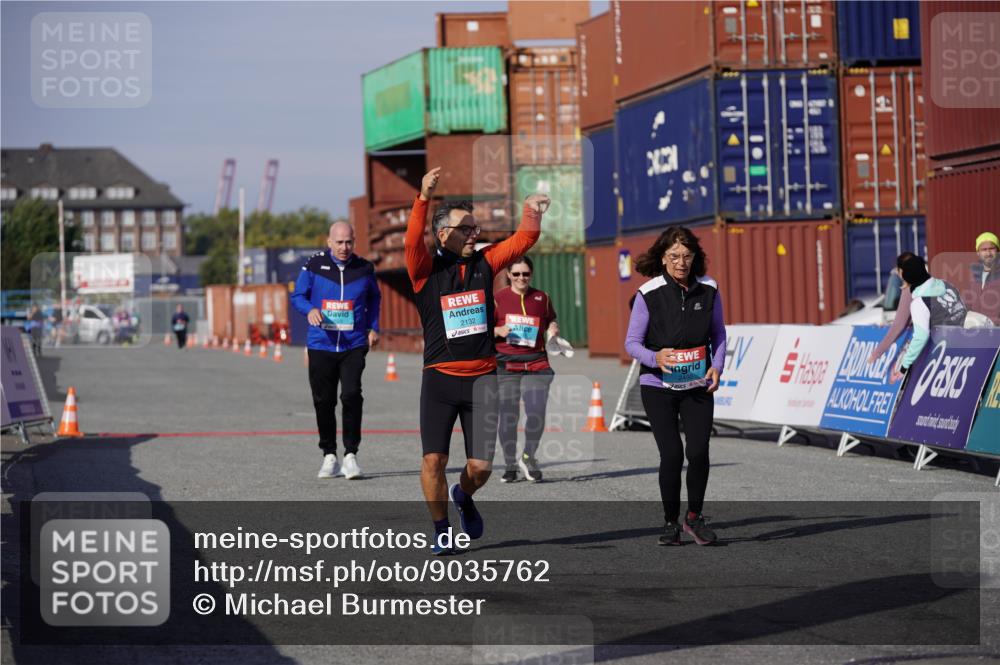03.10.2025 - Köhlbrandbrückenlauf Michael Burmester http://msf.ph/oto/9035762 03.10.2025 10:52:13 Ziel 2132, 2357, 2490, 2623 meine-sportfotos.de