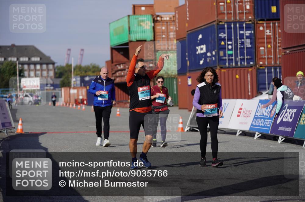 03.10.2025 - Köhlbrandbrückenlauf Michael Burmester http://msf.ph/oto/9035766 03.10.2025 10:52:13 Ziel 2132, 2357, 2490, 2623 meine-sportfotos.de