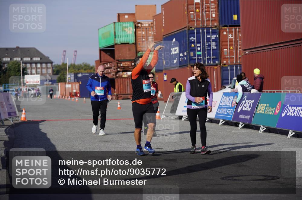 03.10.2025 - Köhlbrandbrückenlauf Michael Burmester http://msf.ph/oto/9035772 03.10.2025 10:52:14 Ziel 2132, 2357, 2490, 2623 meine-sportfotos.de