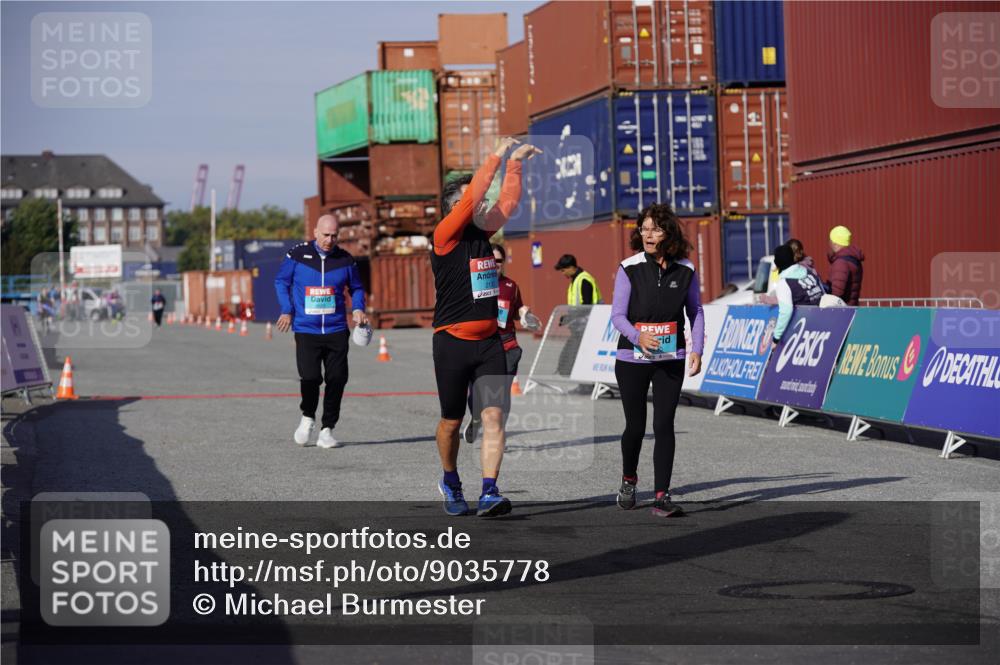 03.10.2025 - Köhlbrandbrückenlauf Michael Burmester http://msf.ph/oto/9035778 03.10.2025 10:52:14 Ziel 2132, 2357, 2490, 2623 meine-sportfotos.de