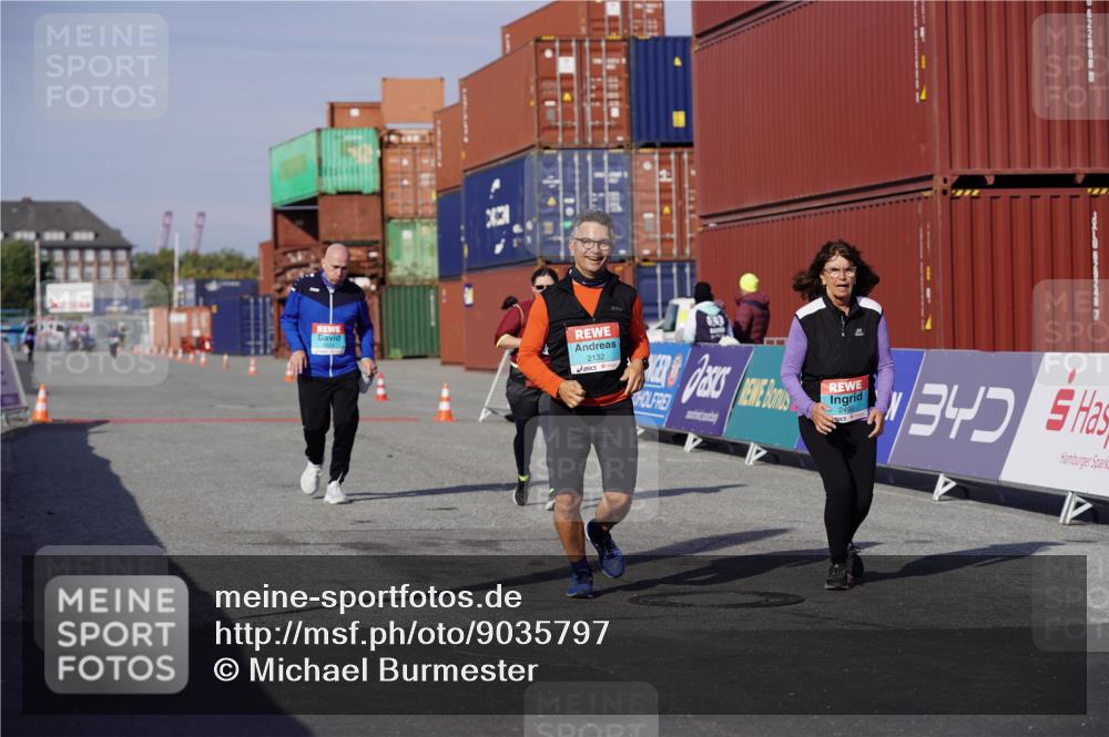 03.10.2025 - Köhlbrandbrückenlauf Michael Burmester http://msf.ph/oto/9035797 03.10.2025 10:52:16 Ziel 2132, 2357, 2490, 2623 meine-sportfotos.de