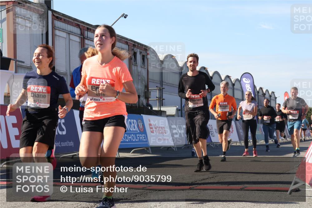 03.10.2025 - Köhlbrandbrückenlauf Luisa Fischer http://msf.ph/oto/9035799 03.10.2025 13:20:53 Ziel 4646, 4709, 4915, 4916, 5006, 5084, 5130, 5156, 5169, 5377, 5480, 5488, 5501, 5774, 5918, 5920, 6703, 6780 meine-sportfotos.de