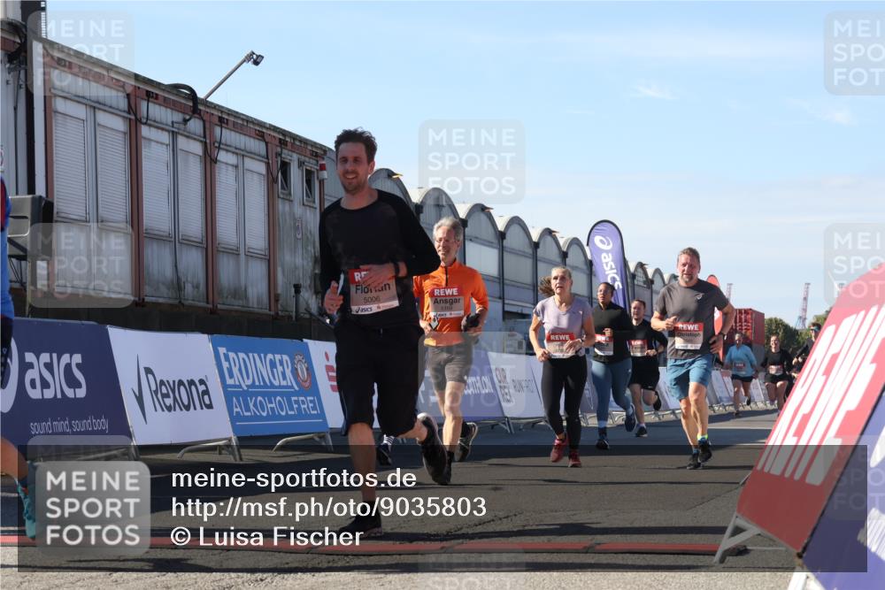03.10.2025 - Köhlbrandbrückenlauf Luisa Fischer http://msf.ph/oto/9035803 03.10.2025 13:20:54 Ziel 4646, 4709, 4915, 4916, 5006, 5084, 5130, 5156, 5169, 5377, 5480, 5488, 5501, 5774, 5920, 6703, 6780 meine-sportfotos.de