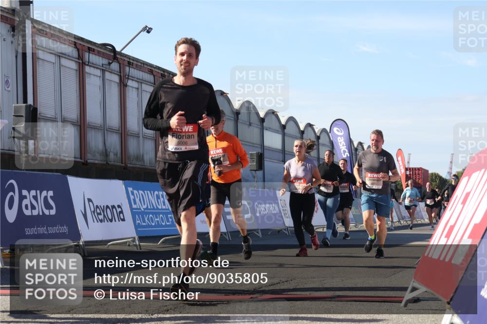 03.10.2025 - Köhlbrandbrückenlauf Luisa Fischer http://msf.ph/oto/9035805 03.10.2025 13:20:54 Ziel 4646, 4709, 4915, 4916, 5006, 5084, 5130, 5156, 5169, 5377, 5480, 5488, 5501, 5774, 5920, 6703, 6780 meine-sportfotos.de