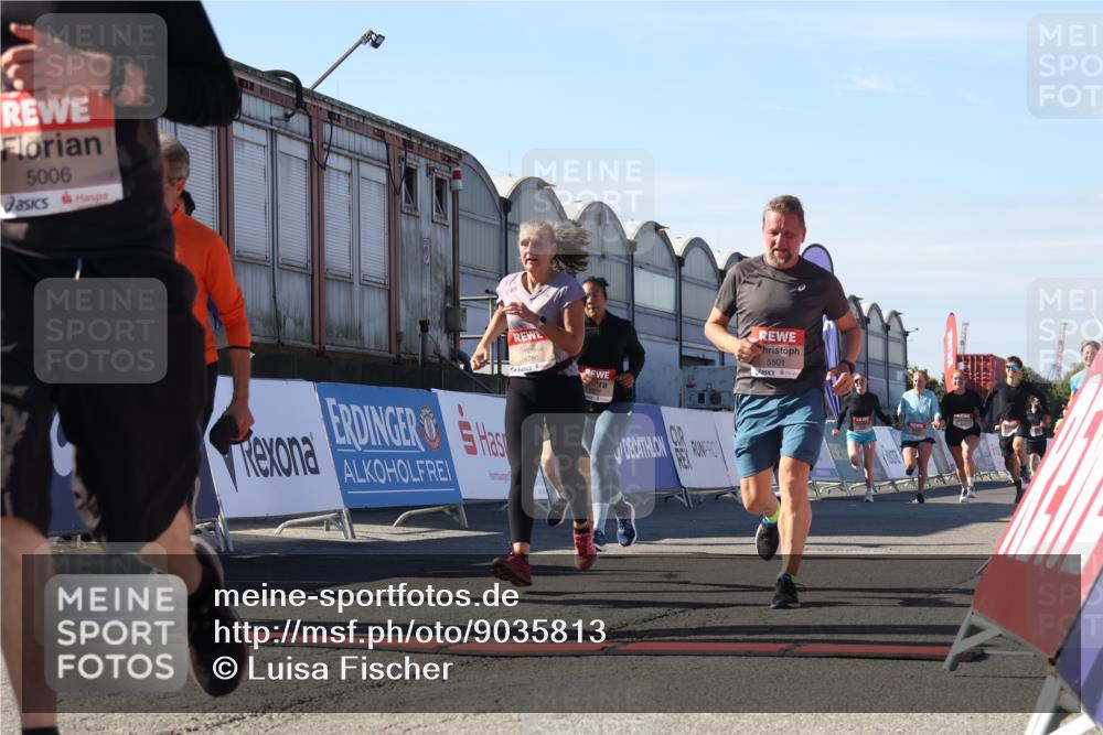 03.10.2025 - Köhlbrandbrückenlauf Luisa Fischer http://msf.ph/oto/9035813 03.10.2025 13:20:55 Ziel 4709, 4915, 4916, 5006, 5084, 5130, 5156, 5169, 5377, 5480, 5488, 5501, 5774, 6296, 6645, 6646, 6648, 6650, 6703, 6780 meine-sportfotos.de