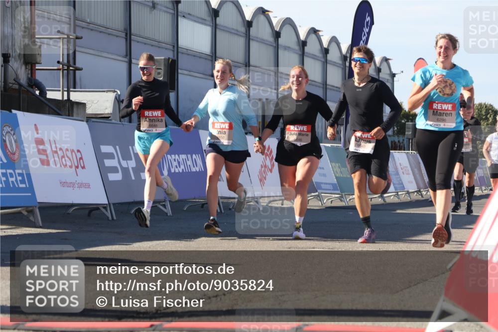 03.10.2025 - Köhlbrandbrückenlauf Luisa Fischer http://msf.ph/oto/9035824 03.10.2025 13:20:58 Ziel 4680, 4709, 4915, 4916, 5006, 5084, 5130, 5156, 5169, 5363, 5377, 5480, 5501, 6296, 6645, 6646, 6648, 6650, 6703, 6780 meine-sportfotos.de