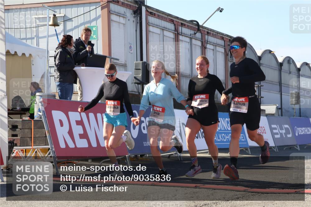 03.10.2025 - Köhlbrandbrückenlauf Luisa Fischer http://msf.ph/oto/9035836 03.10.2025 13:21:00 Ziel 4680, 4915, 4916, 5006, 5084, 5130, 5156, 5169, 5363, 5377, 5501, 6282, 6296, 6645, 6646, 6648, 6650, 6703, 6780 meine-sportfotos.de