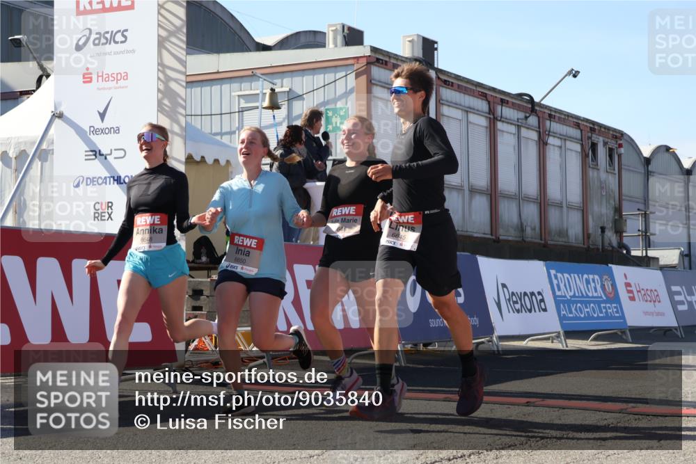 03.10.2025 - Köhlbrandbrückenlauf Luisa Fischer http://msf.ph/oto/9035840 03.10.2025 13:21:01 Ziel 4680, 4915, 4916, 5006, 5084, 5130, 5156, 5169, 5363, 5377, 5501, 6282, 6296, 6645, 6646, 6648, 6650, 6780 meine-sportfotos.de