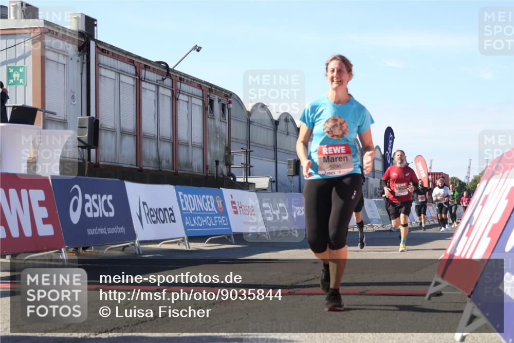 03.10.2025 - Köhlbrandbrückenlauf Luisa Fischer http://msf.ph/oto/9035844 03.10.2025 13:21:01 Ziel 4680, 4915, 4916, 5006, 5084, 5130, 5156, 5169, 5363, 5377, 5501, 6282, 6296, 6645, 6646, 6648, 6650, 6780 meine-sportfotos.de