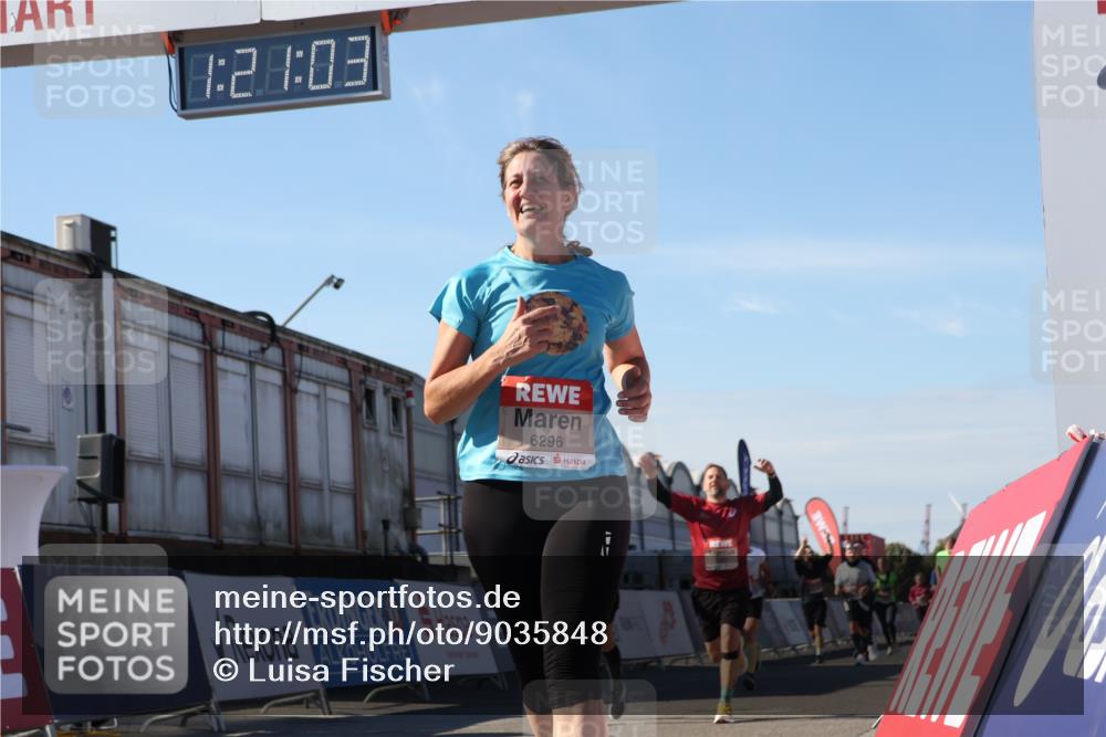 03.10.2025 - Köhlbrandbrückenlauf Luisa Fischer http://msf.ph/oto/9035848 03.10.2025 13:21:02 Ziel 4680, 4749, 4915, 4916, 5006, 5084, 5130, 5156, 5169, 5363, 5377, 5501, 6282, 6296, 6645, 6646, 6648, 6650, 6756, 6780 meine-sportfotos.de