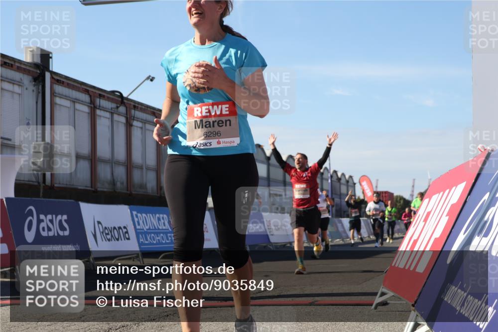 03.10.2025 - Köhlbrandbrückenlauf Luisa Fischer http://msf.ph/oto/9035849 03.10.2025 13:21:02 Ziel 4680, 4749, 4915, 4916, 5006, 5084, 5130, 5156, 5169, 5363, 5377, 5501, 6282, 6296, 6645, 6646, 6648, 6650, 6756, 6780 meine-sportfotos.de