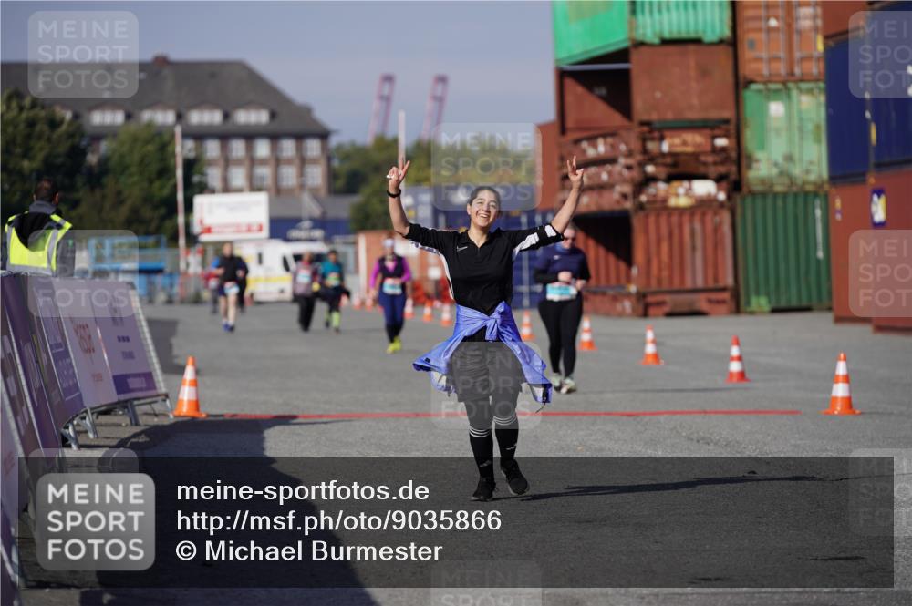 03.10.2025 - Köhlbrandbrückenlauf Michael Burmester http://msf.ph/oto/9035866 03.10.2025 10:52:52 Ziel  meine-sportfotos.de