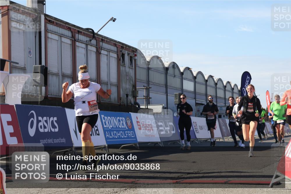 03.10.2025 - Köhlbrandbrückenlauf Luisa Fischer http://msf.ph/oto/9035868 03.10.2025 13:21:05 Ziel 4393, 4680, 4749, 5006, 5130, 5156, 5169, 5265, 5363, 5377, 5501, 5618, 5746, 5878, 5882, 6282, 6296, 6645, 6646, 6648, 6650, 6756, 6780 meine-sportfotos.de
