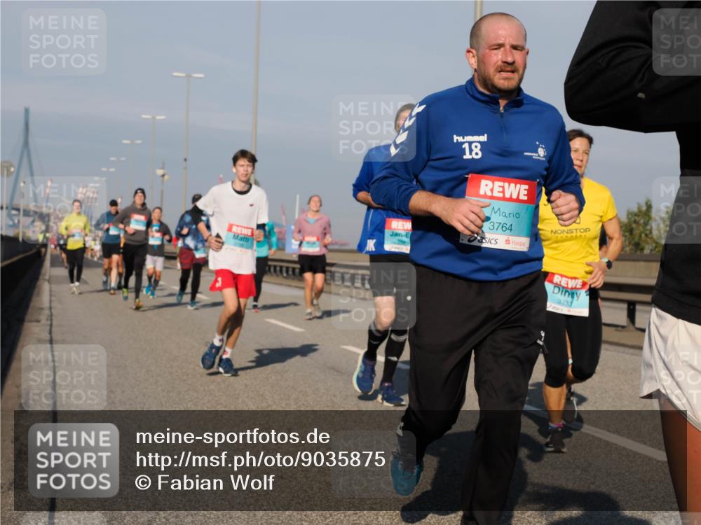 03.10.2025 - Köhlbrandbrückenlauf Fabian Wolf http://msf.ph/oto/9035875 03.10.2025 09:50:31 Position 3 18, 3764, 3333 meine-sportfotos.de