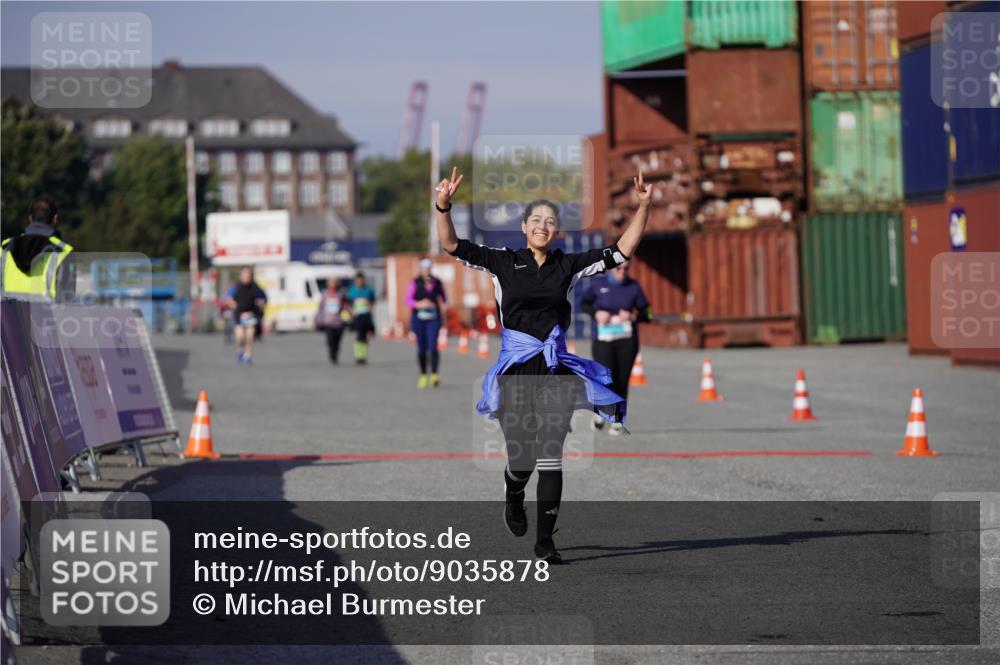 03.10.2025 - Köhlbrandbrückenlauf Michael Burmester http://msf.ph/oto/9035878 03.10.2025 10:52:52 Ziel  meine-sportfotos.de