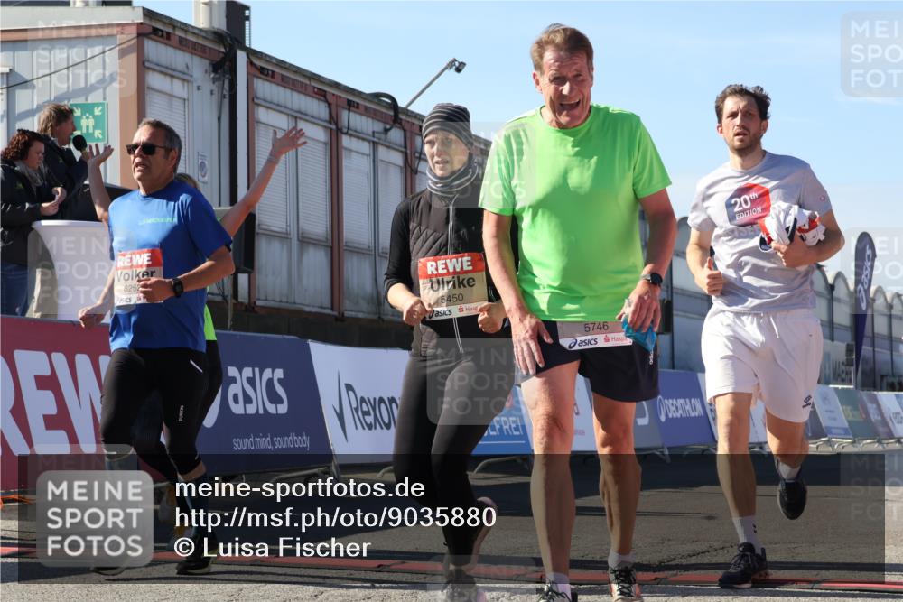 03.10.2025 - Köhlbrandbrückenlauf Luisa Fischer http://msf.ph/oto/9035880 03.10.2025 13:21:12 Ziel 4363, 4393, 4601, 4680, 4749, 4846, 5265, 5363, 5450, 5618, 5746, 5873, 5878, 5882, 5883, 6262, 6282, 6602, 6756 meine-sportfotos.de