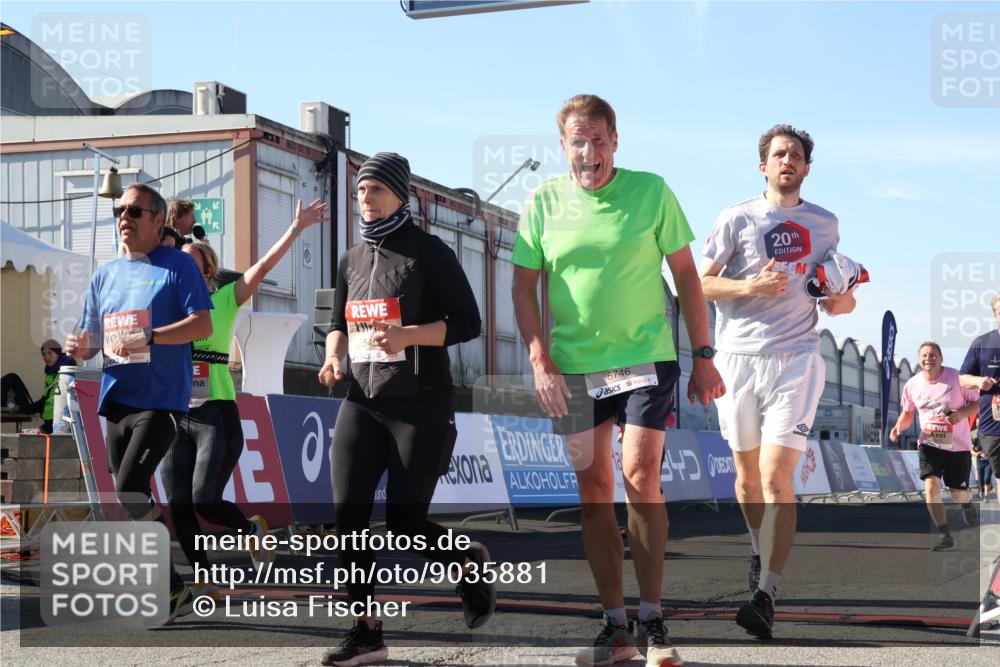03.10.2025 - Köhlbrandbrückenlauf Luisa Fischer http://msf.ph/oto/9035881 03.10.2025 13:21:13 Ziel 4363, 4393, 4601, 4680, 4749, 4846, 5265, 5363, 5450, 5618, 5746, 5873, 5878, 5882, 5883, 6262, 6282, 6602, 6756 meine-sportfotos.de