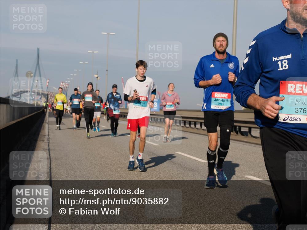 03.10.2025 - Köhlbrandbrückenlauf Fabian Wolf http://msf.ph/oto/9035882 03.10.2025 09:50:32 Position 3 2029, 18, 376 meine-sportfotos.de