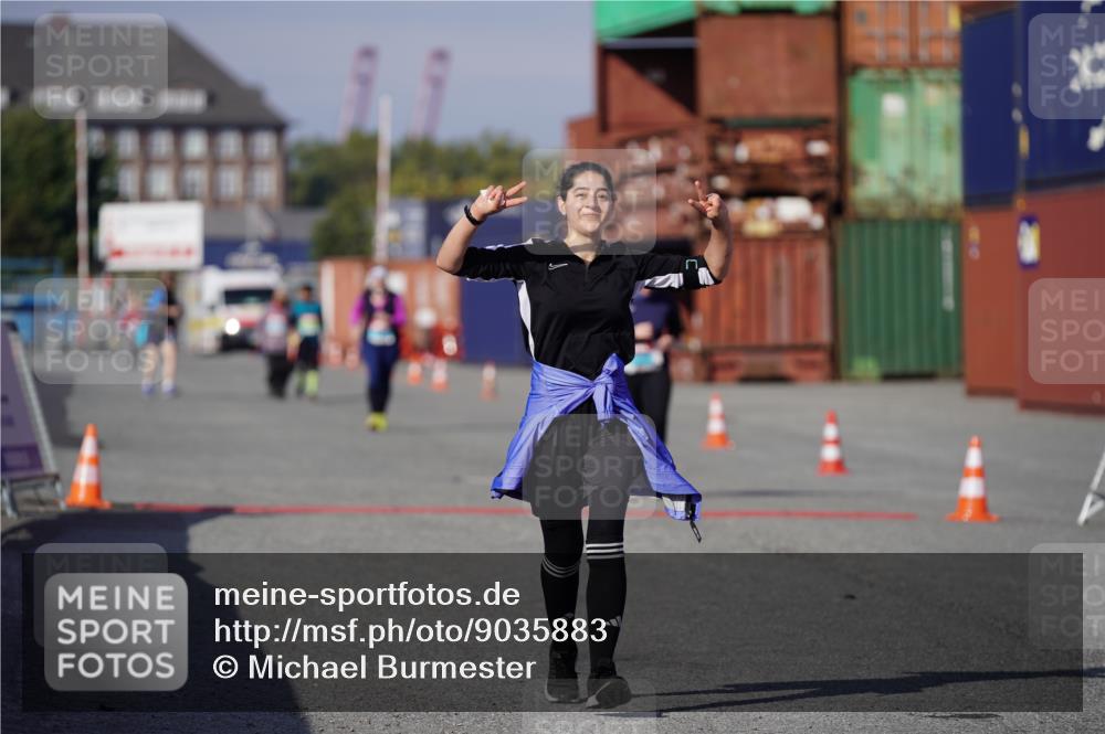 03.10.2025 - Köhlbrandbrückenlauf Michael Burmester http://msf.ph/oto/9035883 03.10.2025 10:52:53 Ziel  meine-sportfotos.de