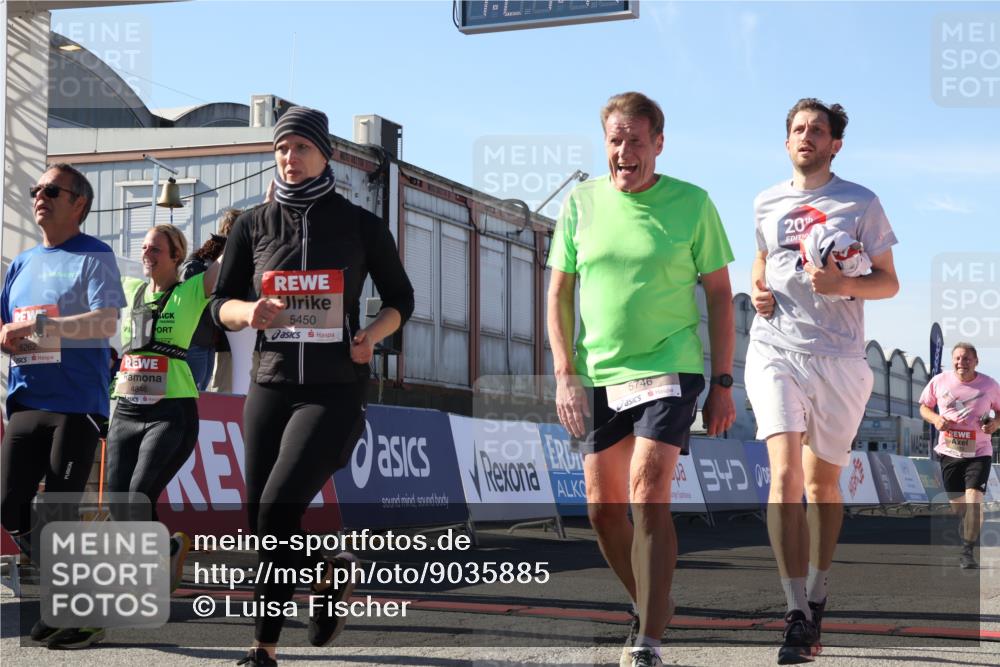 03.10.2025 - Köhlbrandbrückenlauf Luisa Fischer http://msf.ph/oto/9035885 03.10.2025 13:21:13 Ziel 4363, 4393, 4601, 4680, 4749, 4846, 5265, 5363, 5450, 5618, 5746, 5873, 5878, 5882, 5883, 6262, 6282, 6602, 6756 meine-sportfotos.de
