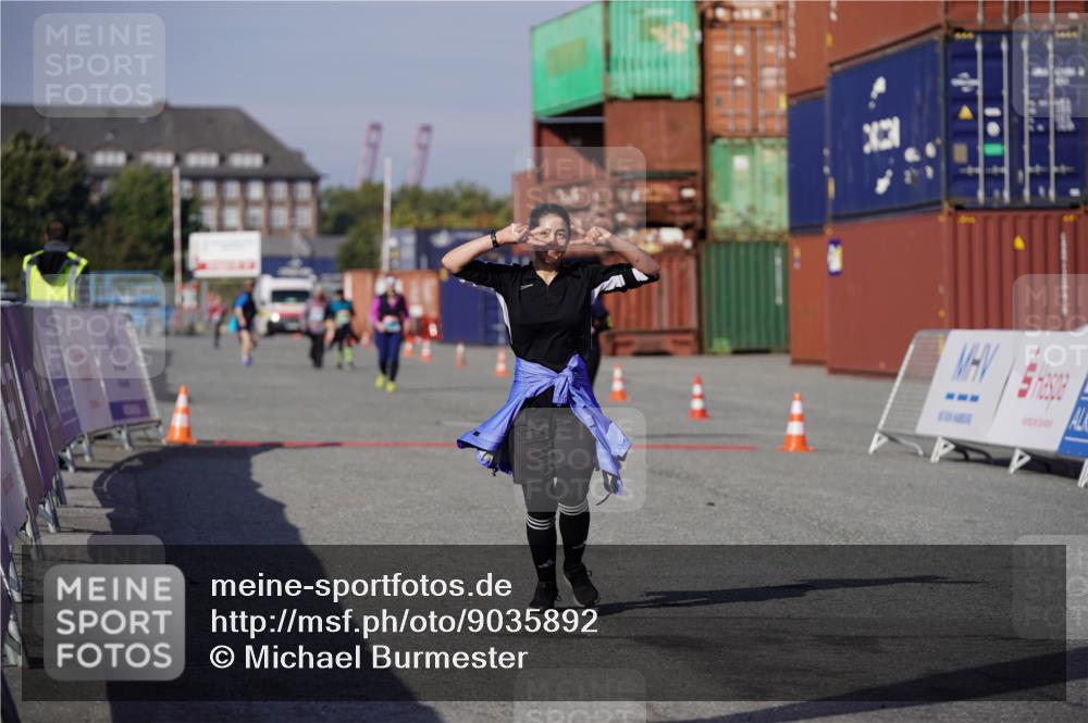 03.10.2025 - Köhlbrandbrückenlauf Michael Burmester http://msf.ph/oto/9035892 03.10.2025 10:52:54 Ziel  meine-sportfotos.de