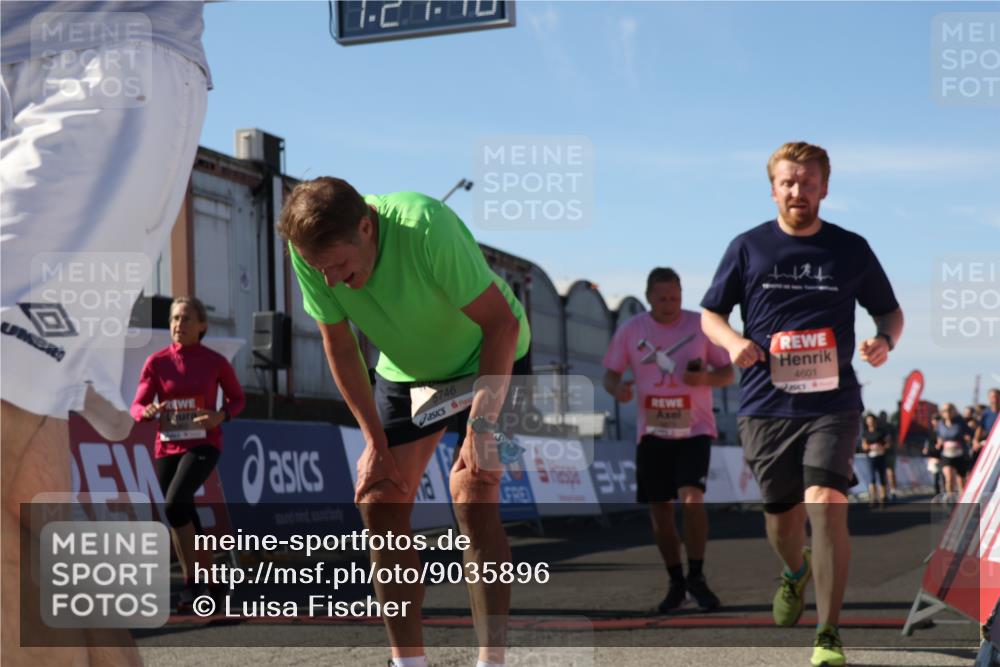 03.10.2025 - Köhlbrandbrückenlauf Luisa Fischer http://msf.ph/oto/9035896 03.10.2025 13:21:15 Ziel 4363, 4393, 4601, 4749, 4846, 5265, 5450, 5618, 5746, 5873, 5878, 5882, 5883, 6262, 6282, 6602, 6756 meine-sportfotos.de