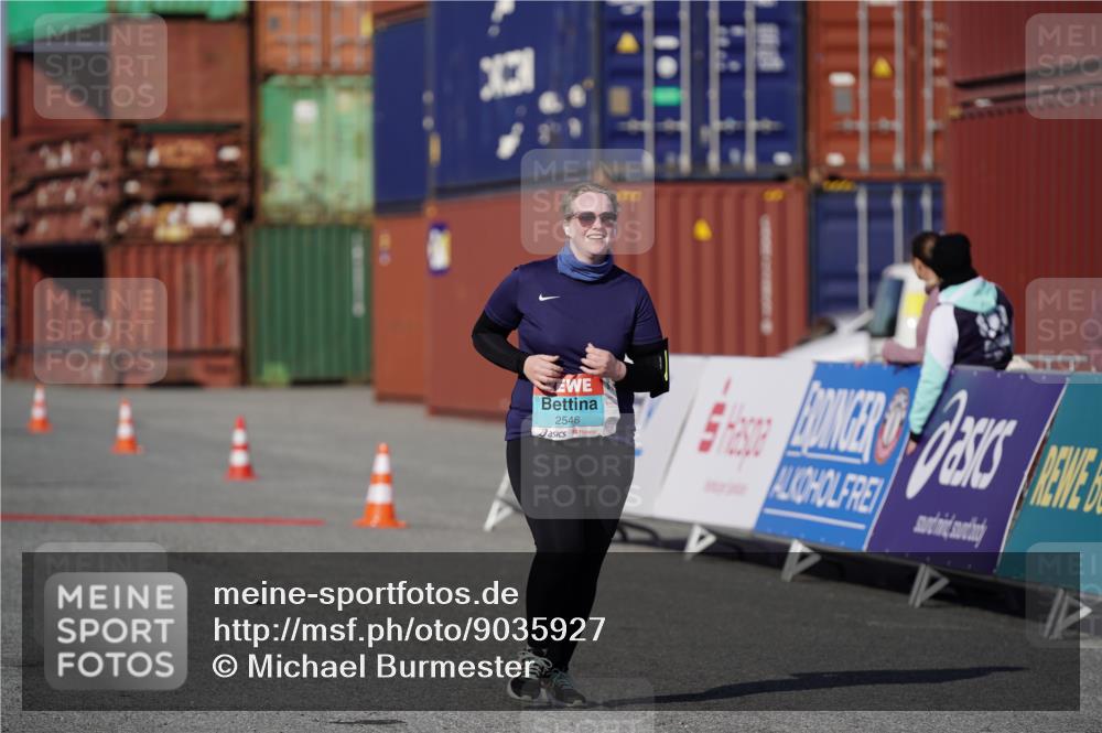 03.10.2025 - Köhlbrandbrückenlauf Michael Burmester http://msf.ph/oto/9035927 03.10.2025 10:53:03 Ziel 2546 meine-sportfotos.de