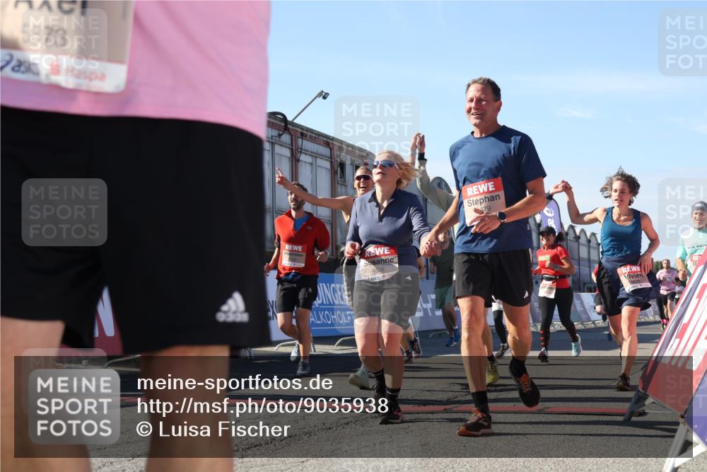 03.10.2025 - Köhlbrandbrückenlauf Luisa Fischer http://msf.ph/oto/9035938 03.10.2025 13:21:22 Ziel 4363, 4379, 4601, 4838, 4846, 4917, 5450, 5483, 5506, 5725, 5873, 5883, 6040, 6221, 6262, 6602, 6675, 6676, 6679, 6802 meine-sportfotos.de
