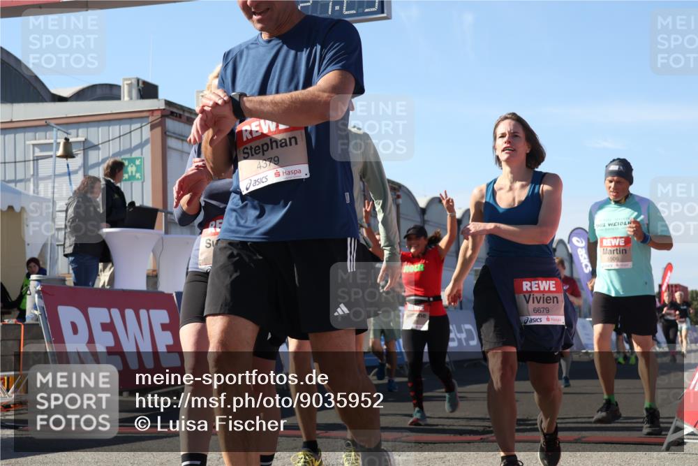 03.10.2025 - Köhlbrandbrückenlauf Luisa Fischer http://msf.ph/oto/9035952 03.10.2025 13:21:24 Ziel 4363, 4379, 4601, 4838, 4917, 5483, 5506, 5725, 5871, 5873, 6040, 6221, 6675, 6676, 6679, 6802 meine-sportfotos.de