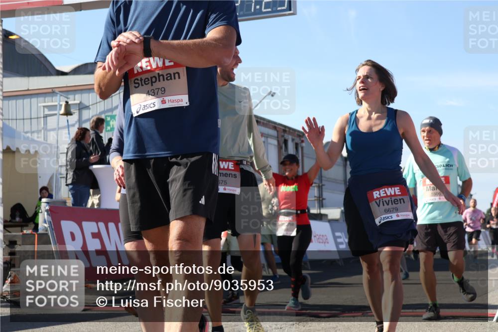 03.10.2025 - Köhlbrandbrückenlauf Luisa Fischer http://msf.ph/oto/9035953 03.10.2025 13:21:24 Ziel 4363, 4379, 4601, 4838, 4917, 5483, 5506, 5725, 5871, 5873, 6040, 6221, 6675, 6676, 6679, 6802 meine-sportfotos.de