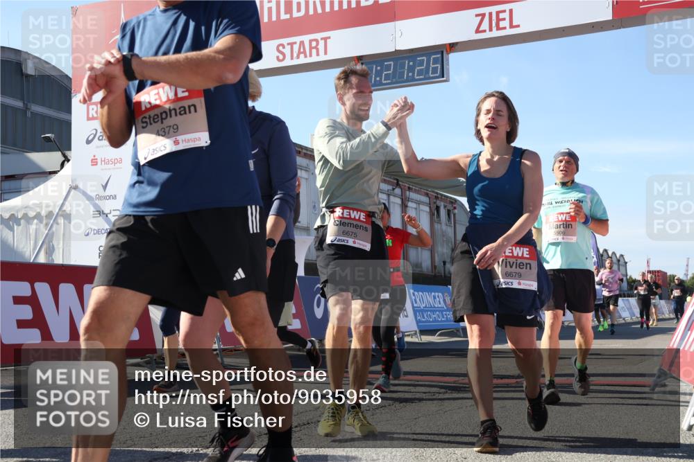 03.10.2025 - Köhlbrandbrückenlauf Luisa Fischer http://msf.ph/oto/9035958 03.10.2025 13:21:25 Ziel 4363, 4379, 4601, 4838, 4917, 5149, 5483, 5506, 5725, 5871, 5873, 6040, 6221, 6675, 6676, 6679, 6802 meine-sportfotos.de